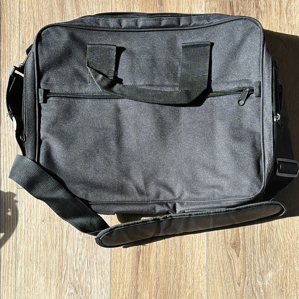 Classic Black Men's Messenger Bag